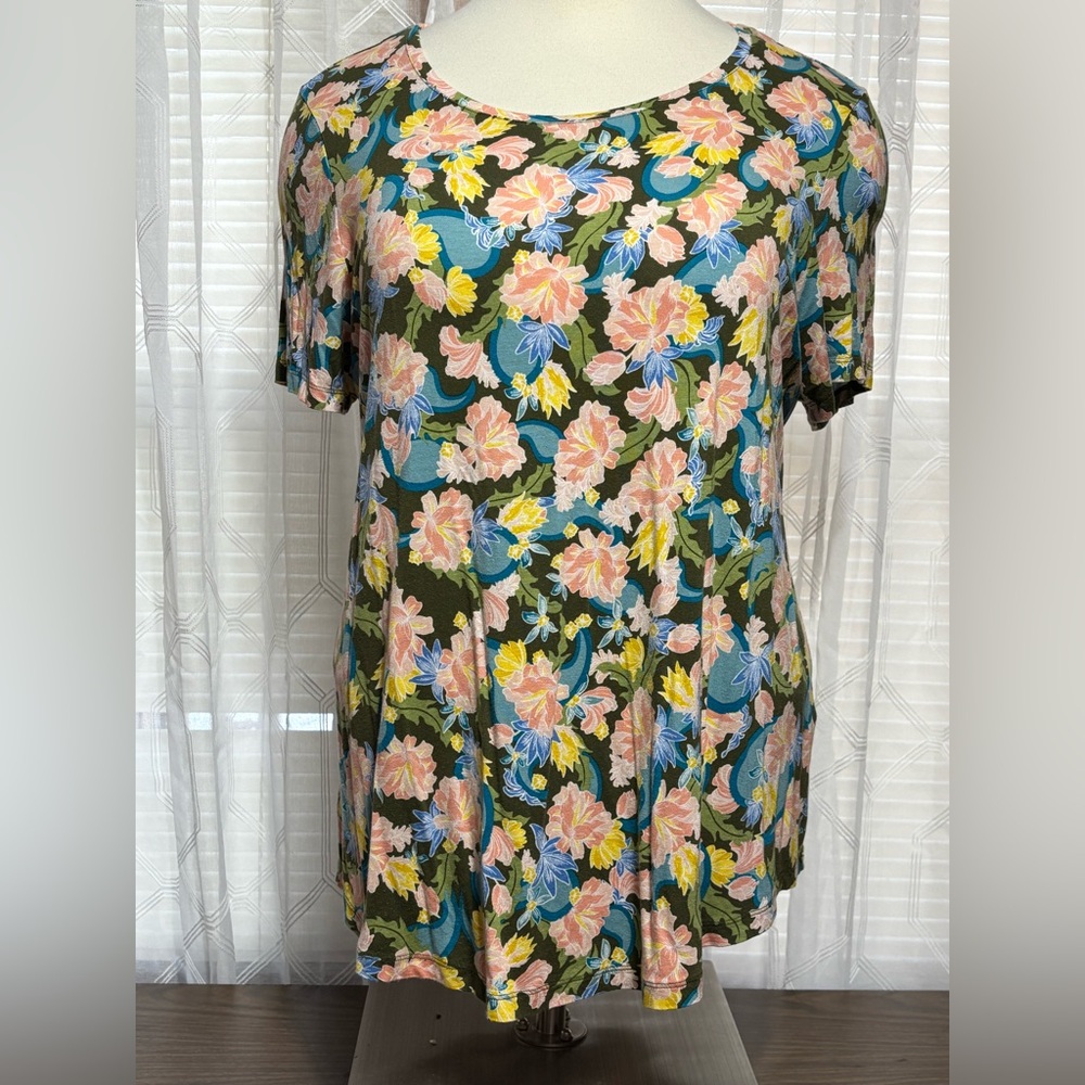 JM Collection 3X Floral Short Sleeve tunic 23” p2p 32” L